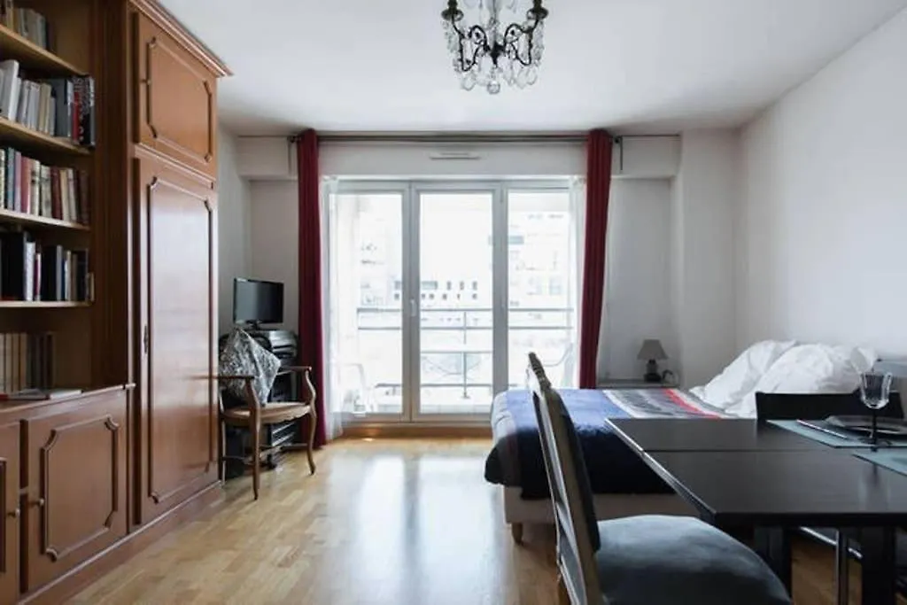 Le Cozy Appartement + Balcon Ensoleille + Parking Paris
